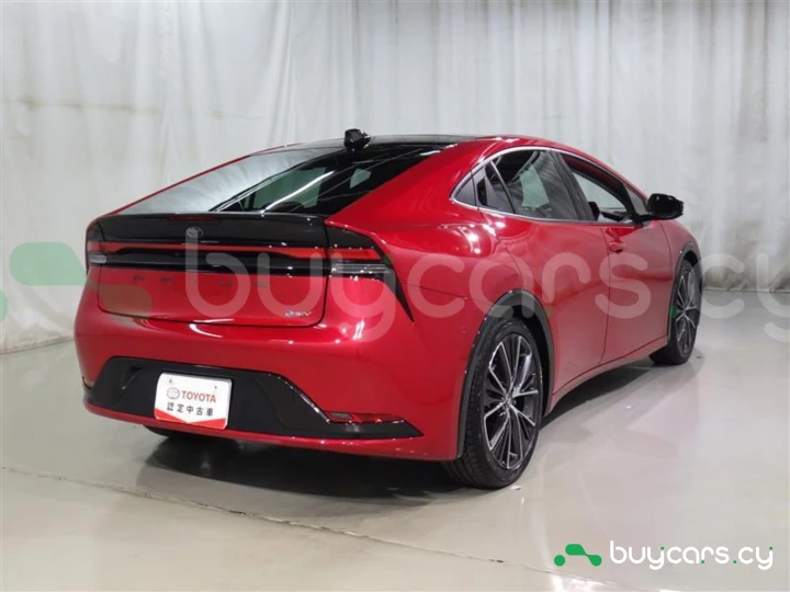 Toyota Prius Красный