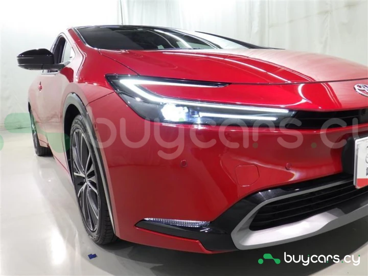 Toyota Prius Красный