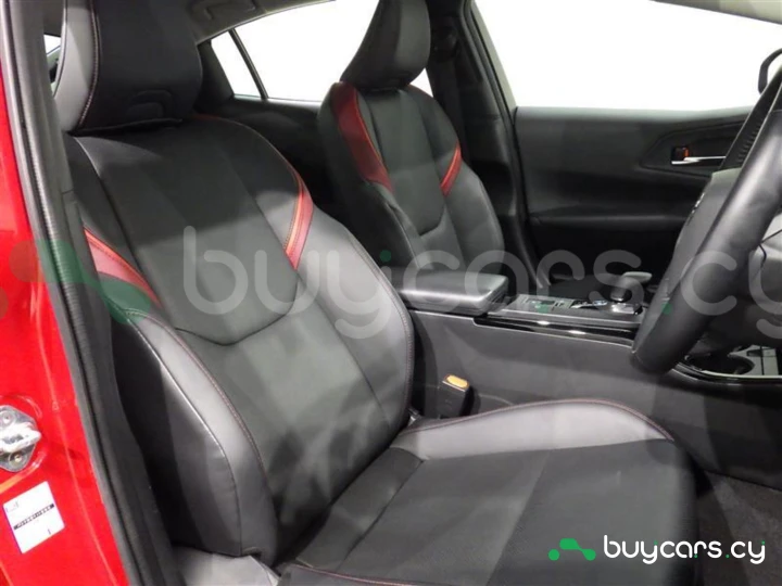 Toyota Prius Красный