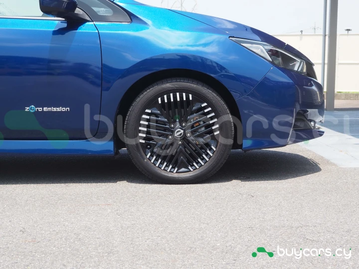 Nissan Leaf Blue