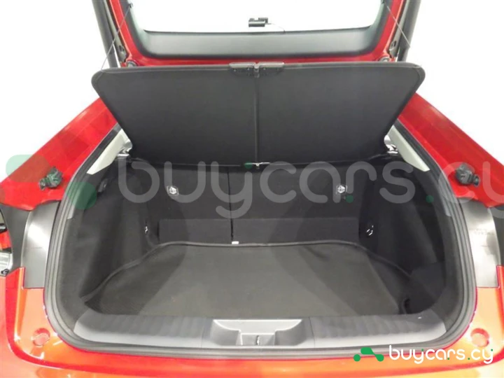 Toyota Prius Красный