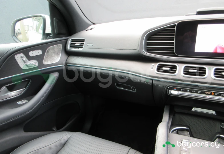 Mercedes GLE-class White