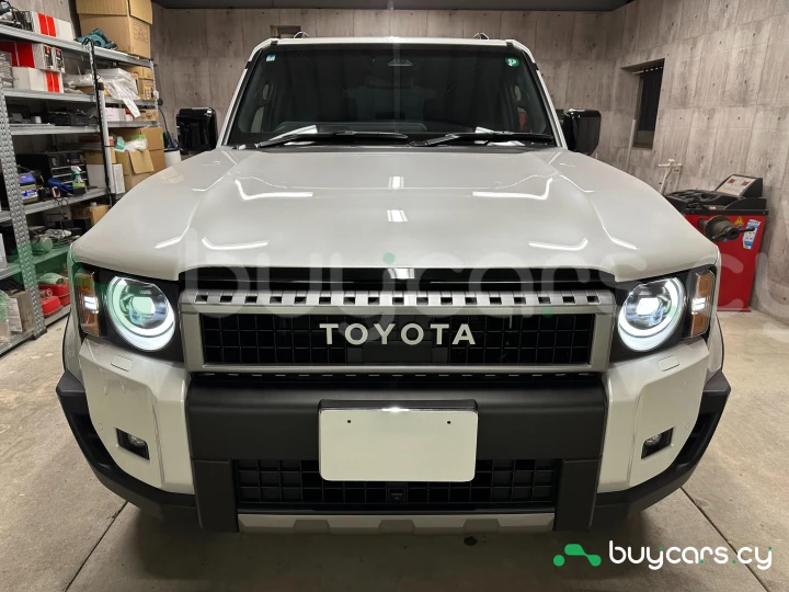 Toyota Land Cruiser 250 White