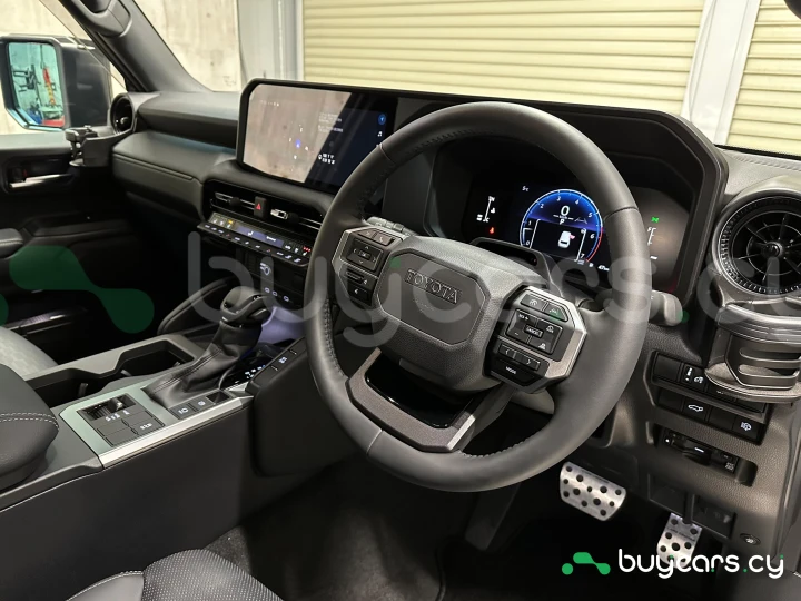 Toyota Land Cruiser 250 White