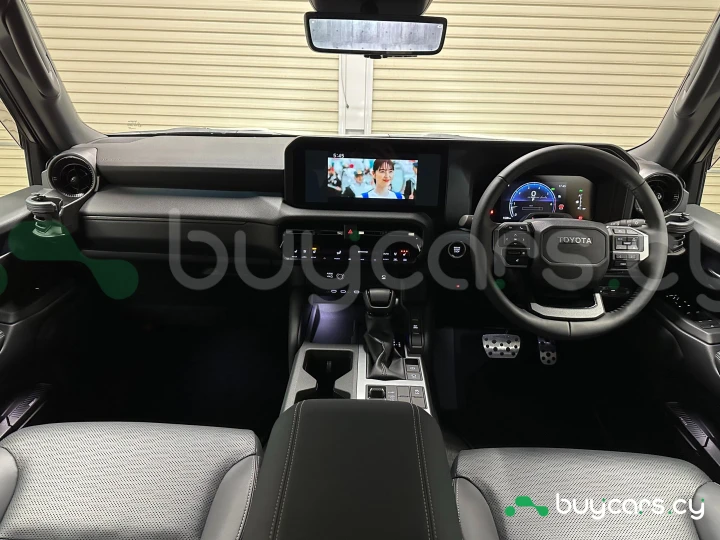 Toyota Land Cruiser 250 White