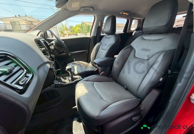 Jeep Compass Красный