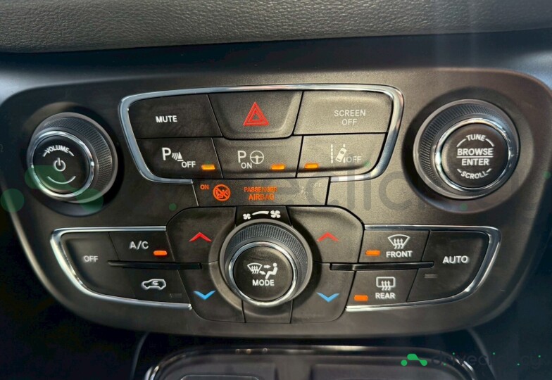 Jeep Compass Красный