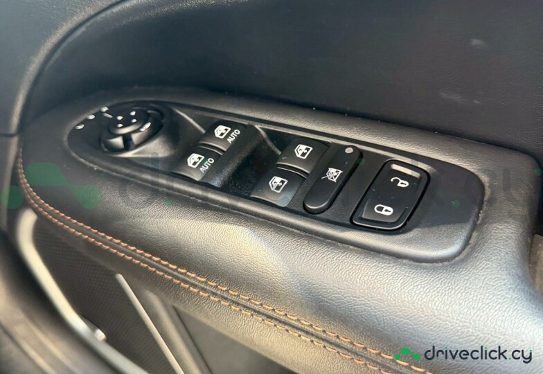 Jeep Compass Красный