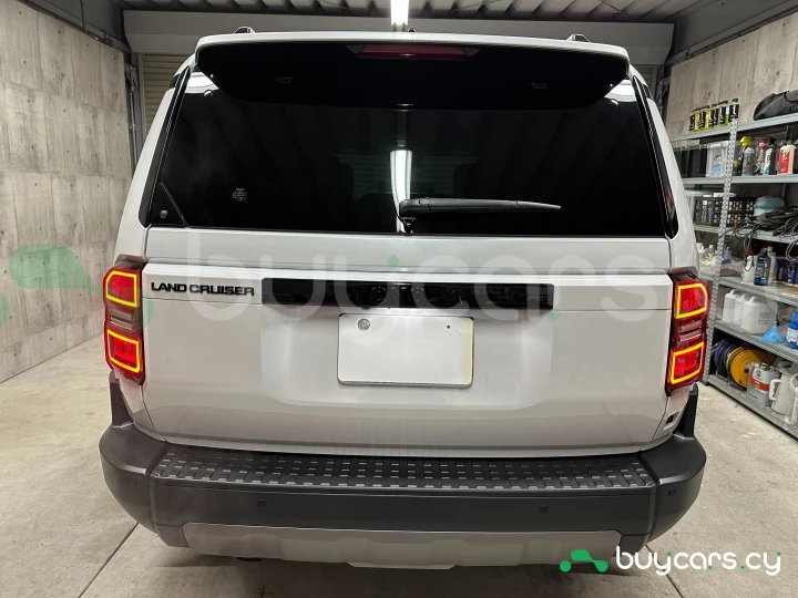 Toyota Land Cruiser 250 White