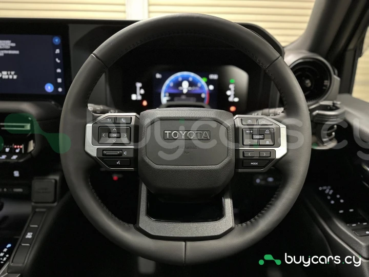 Toyota Land Cruiser 250 White