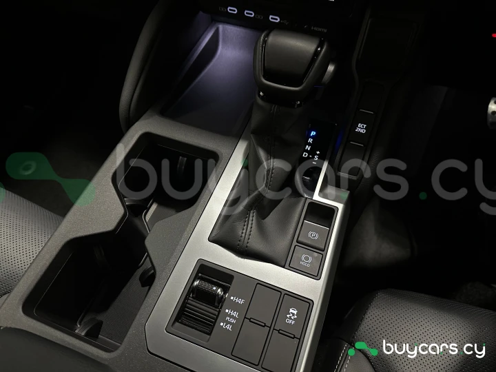 Toyota Land Cruiser 250 White