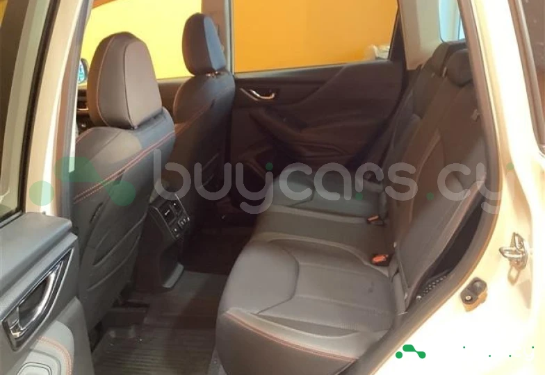 Subaru Forester Белый