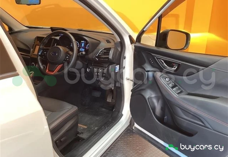 Subaru Forester Белый