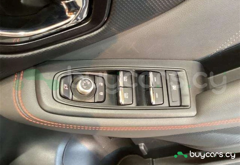 Subaru Forester Белый