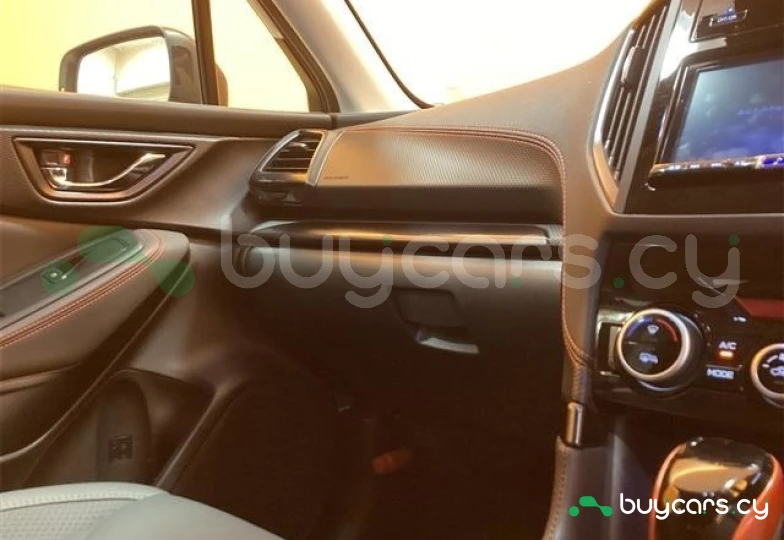 Subaru Forester Белый