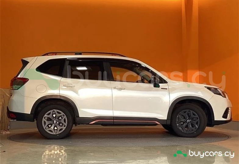 Subaru Forester Белый