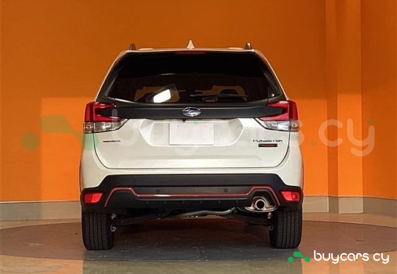 Subaru Forester Белый