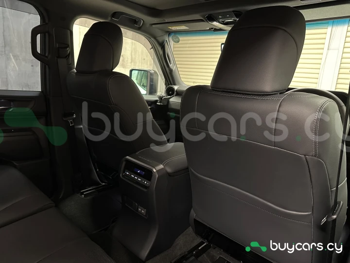 Toyota Land Cruiser 250 White