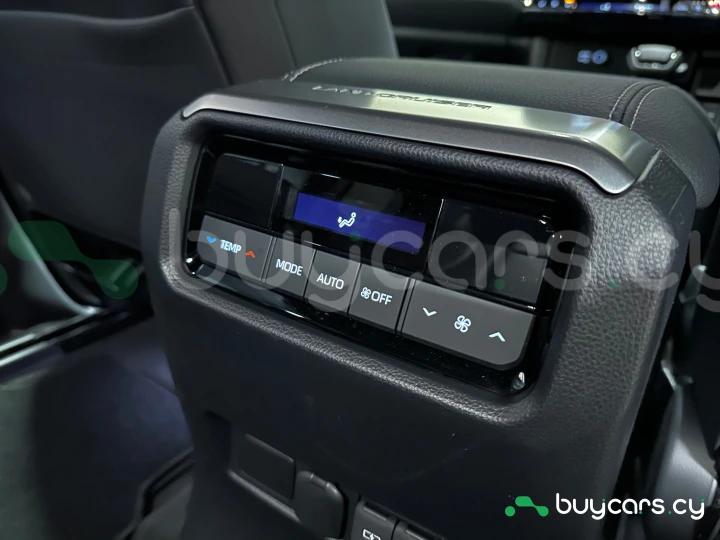 Toyota Land Cruiser 250 White