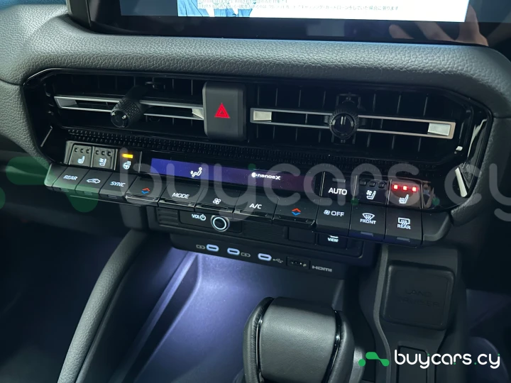 Toyota Land Cruiser 250 White