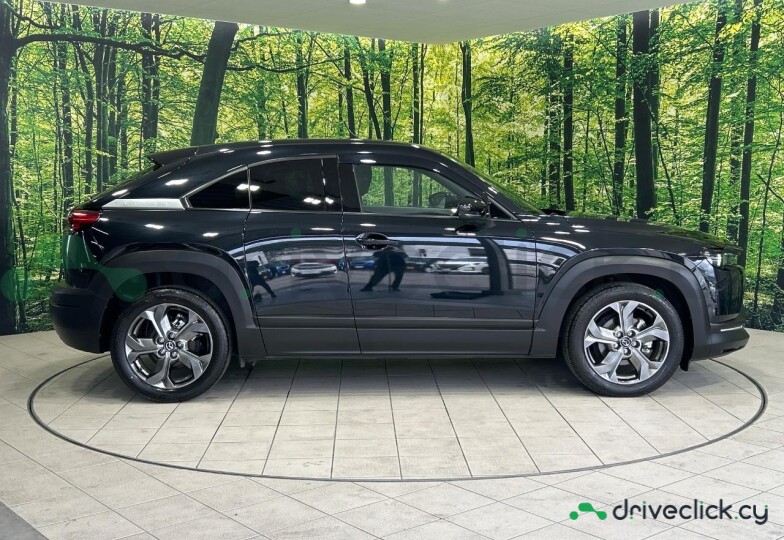 Mazda MX-30 Черный