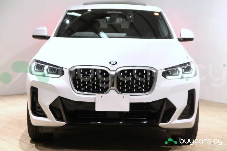 BMW X4 White
