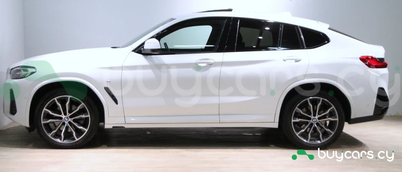 BMW X4 White