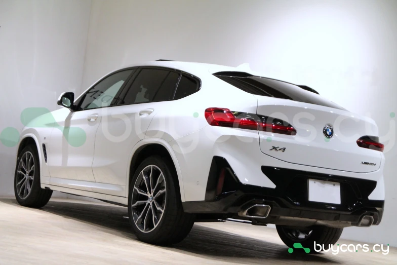 BMW X4 White