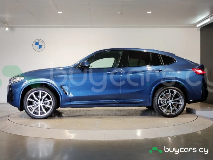 BMW X4 Blue