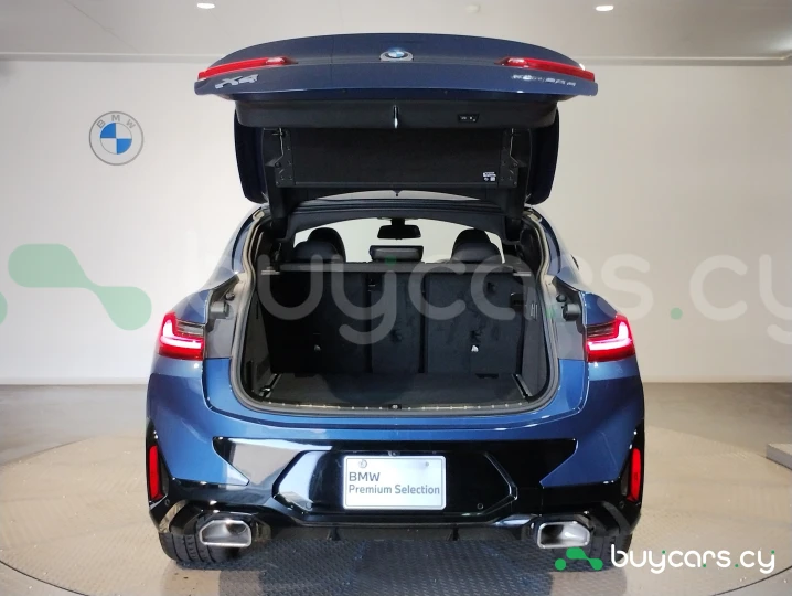 BMW X4 Blue