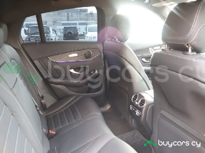 Mercedes GLC-class Красный