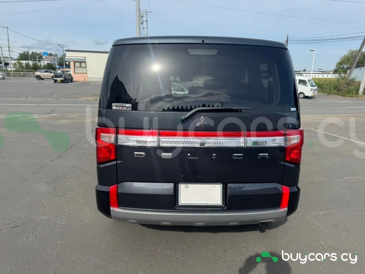 Mitsubishi Delica d:5 Grey