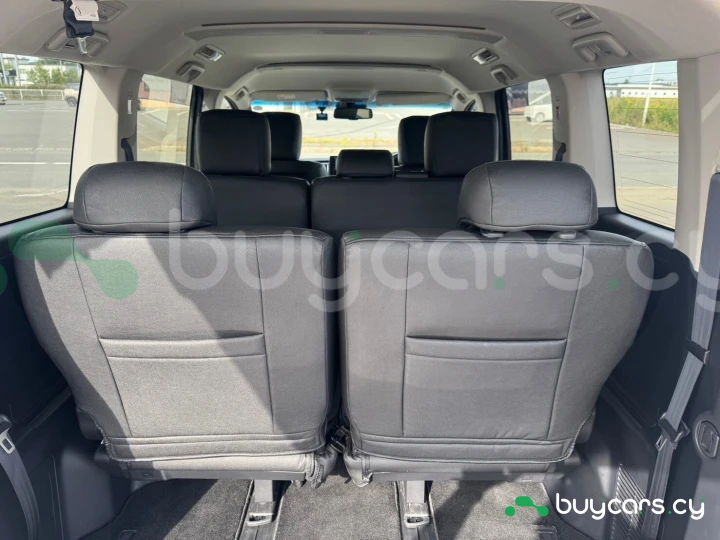 Mitsubishi Delica d:5 Grey