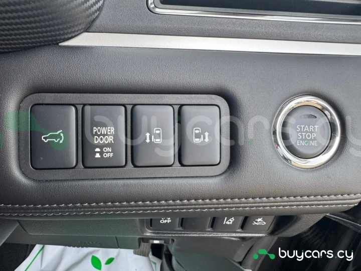 Mitsubishi Delica d:5 Grey