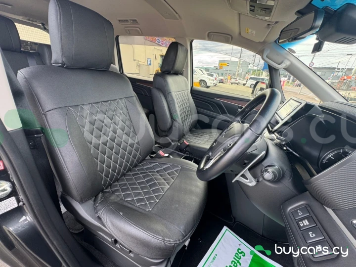 Mitsubishi Delica d:5 Grey