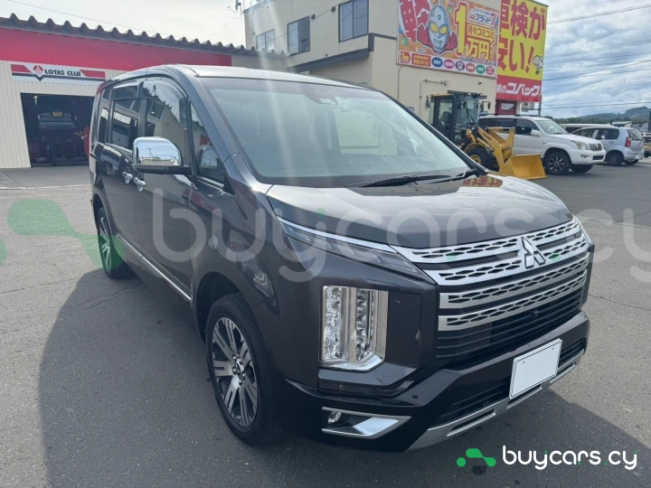 Mitsubishi Delica d:5 Grey