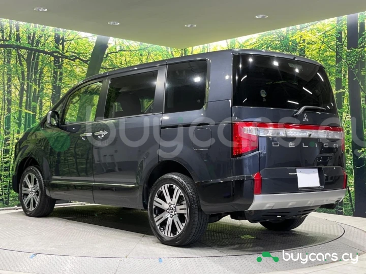 Mitsubishi Delica d:5 Grey