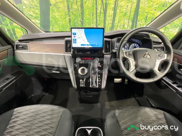 Mitsubishi Delica d:5 Grey