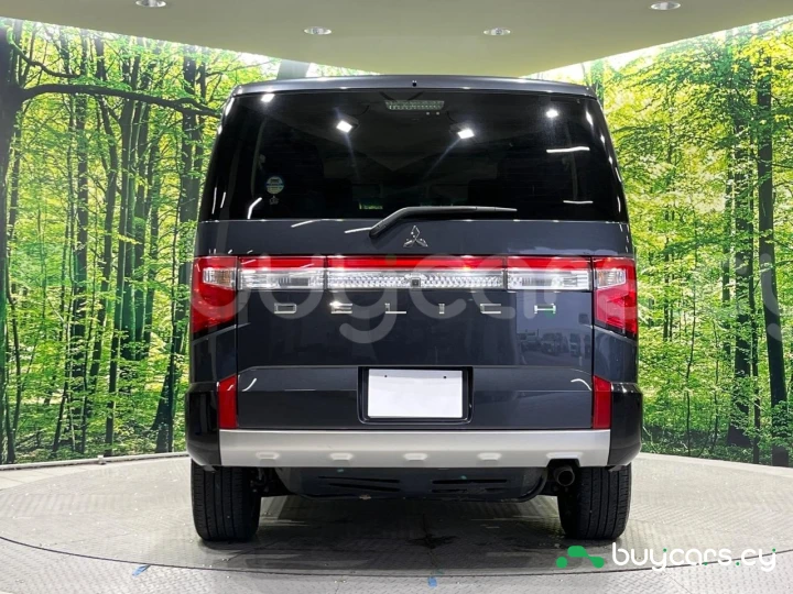 Mitsubishi Delica d:5 Grey