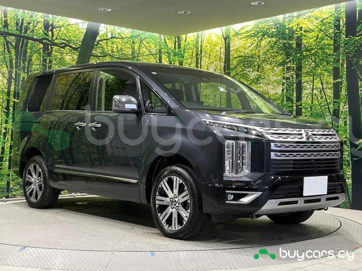 Mitsubishi Delica d:5 Grey