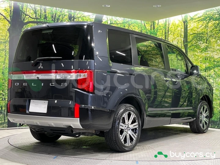 Mitsubishi Delica d:5 Grey