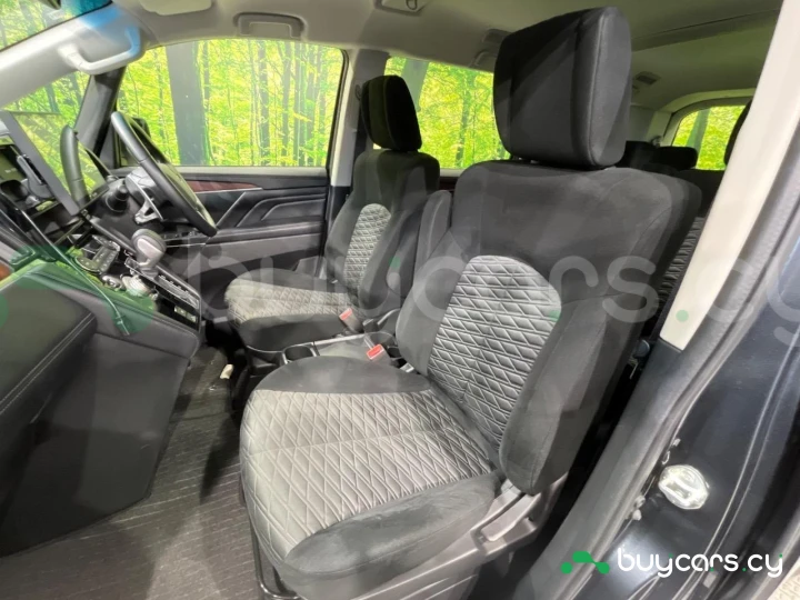 Mitsubishi Delica d:5 Grey