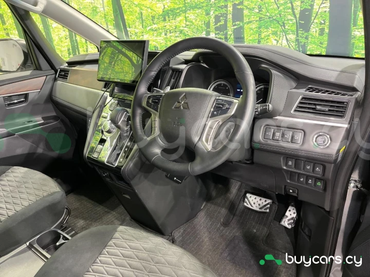 Mitsubishi Delica d:5 Grey