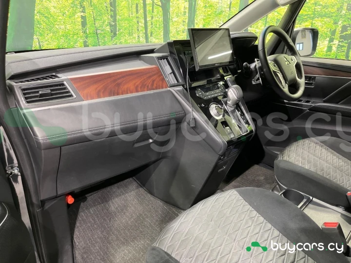 Mitsubishi Delica d:5 Grey