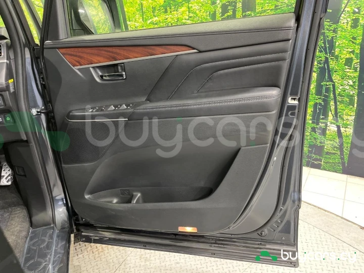 Mitsubishi Delica d:5 Grey