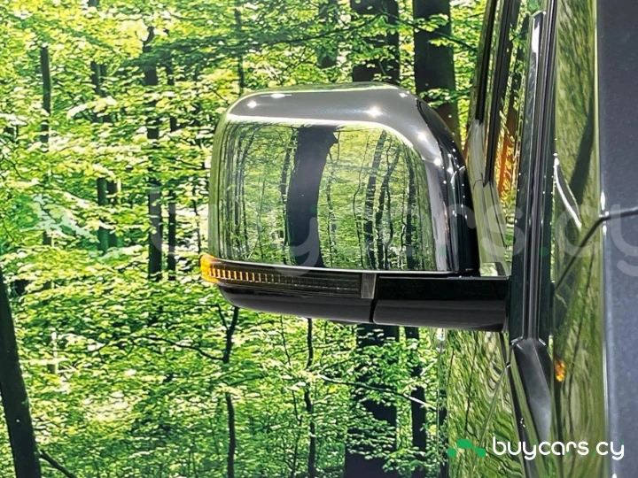 Mitsubishi Delica d:5 Grey