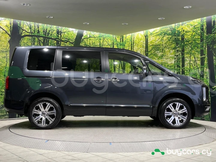 Mitsubishi Delica d:5 Grey