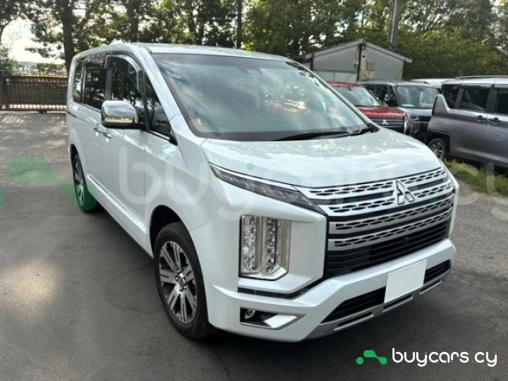 Mitsubishi Delica d:5 White