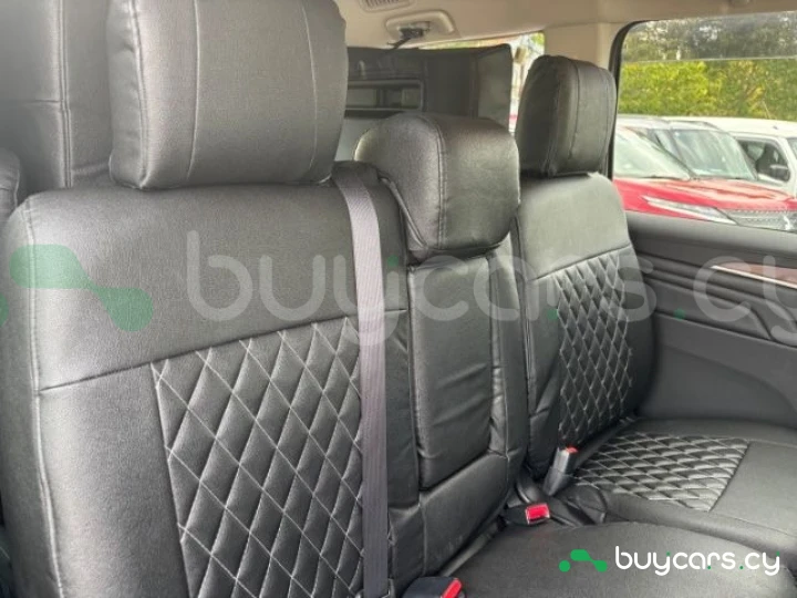 Mitsubishi Delica d:5 White