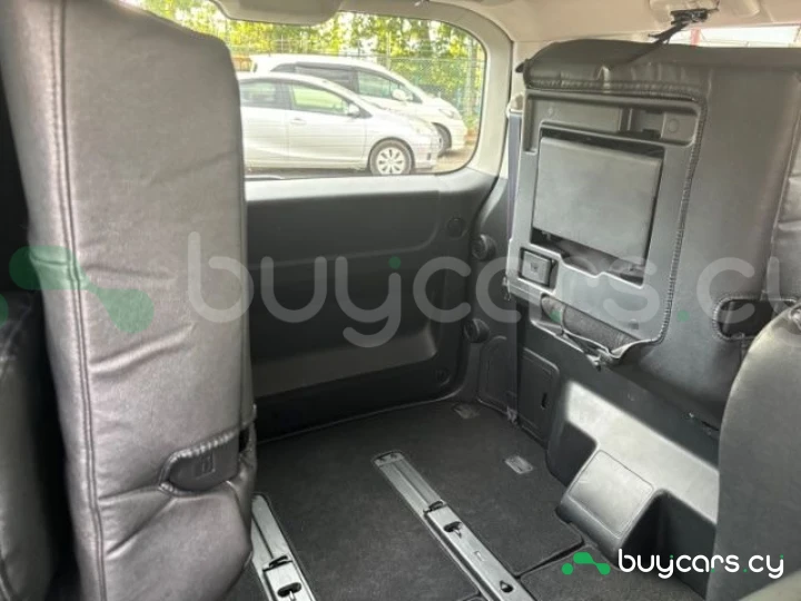 Mitsubishi Delica d:5 White